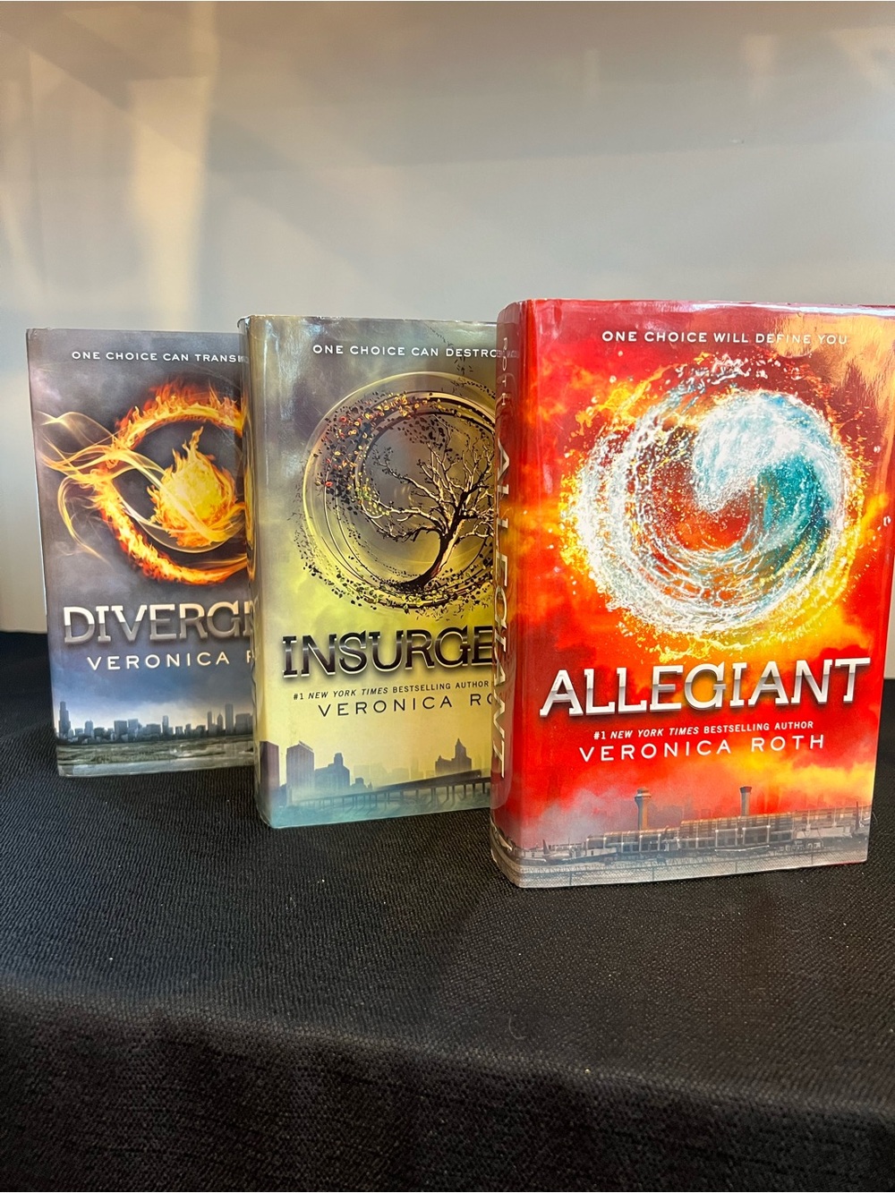 Divergent Trilogy Hardcover Box Set Veronica Roth Divergent Insurgent Allegiant